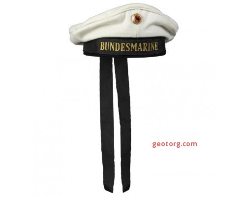 Белая шляпа ′Bundesmarine′ с эмблемой